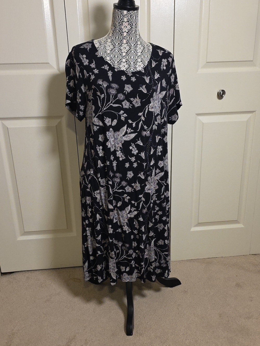 Old Navy Black Shortsleeve Swing Dress with Tan Floral Print